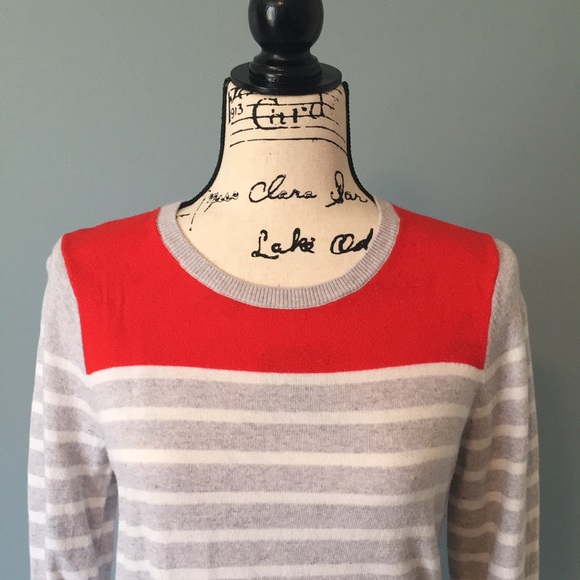 Loft Sweater -lightweight w/slight high low detail - Picture 2 of 8